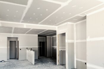 Beck application of plasterboard wall